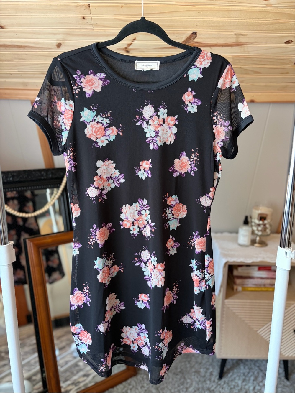 Women’s No Comment NY LA Floral Black Short Sleeve Mini Dress Size L